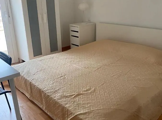 Apartment Center 3 Bedrooms *